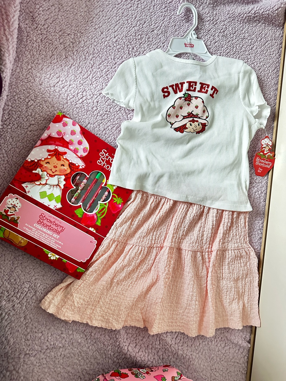 Strawberry shortcake tee & skirt set, and coloring set